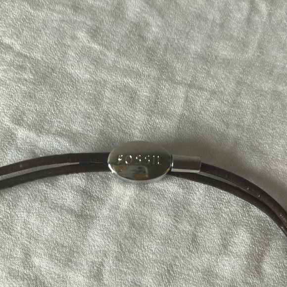 Fossil: Silver Tone Heart Charm Bracelet- Faux Leather Adjustable bracelet - Picture 2 of 15